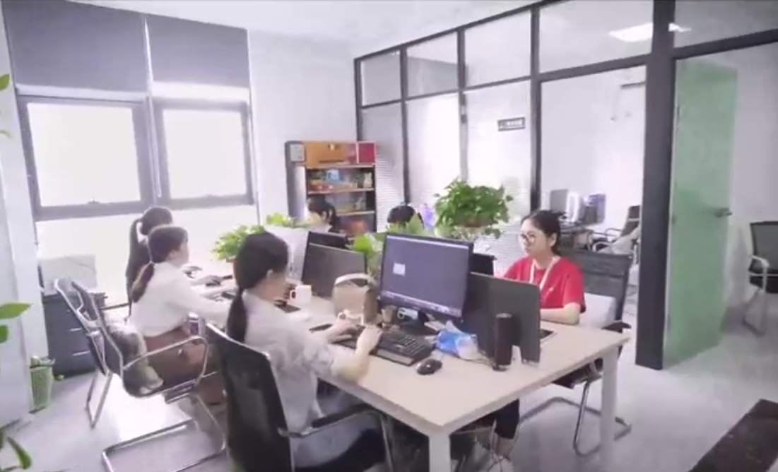 新黄金城hjc222网站制作价格差距为什么这么大？5000元与3万元纯定制网站差别在哪？